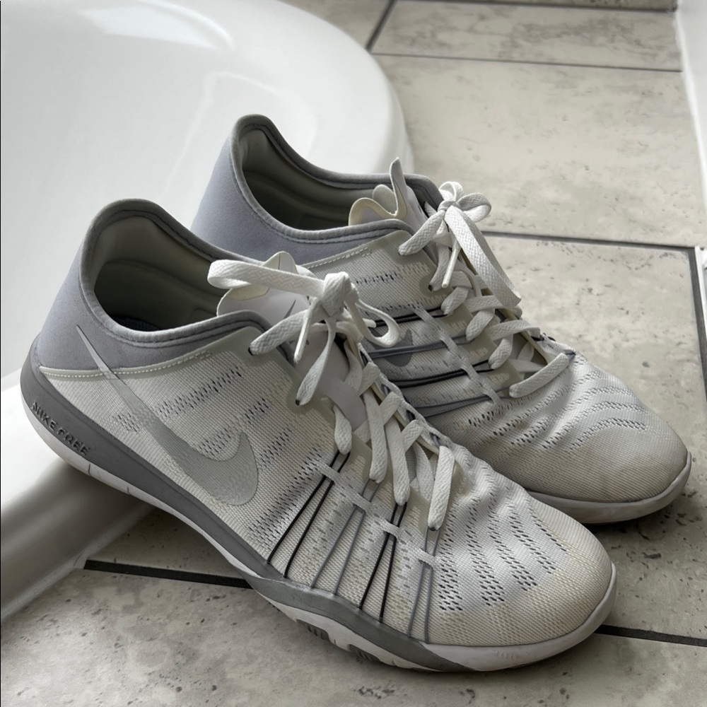 Nike Free TR 6 Women’s Athletic Shoes